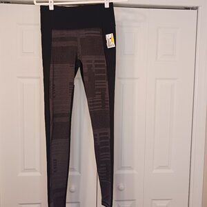 #354 3/$18 - Under Armour Black/Gray Leggings Size Small